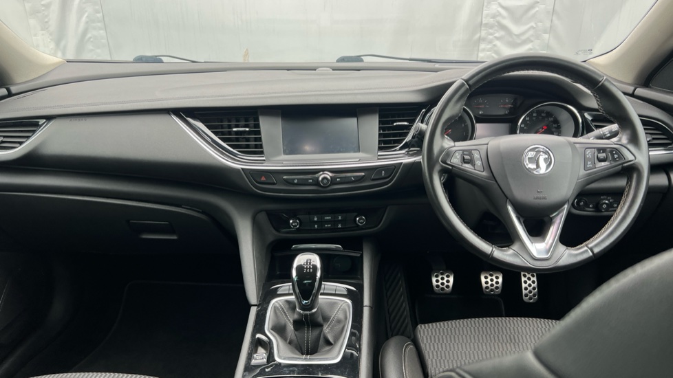 Vauxhall Insignia 1.5T SRi 5dr Petrol Hatchback - Image 10