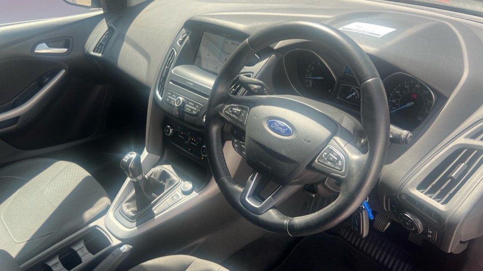 Ford Focus 1.0 EcoBoost Zetec Edition 5dr Petrol Hatchback - Image 11