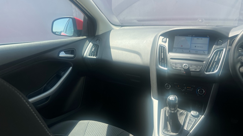 Ford Focus 1.0 EcoBoost Zetec Edition 5dr Petrol Hatchback - Image 14