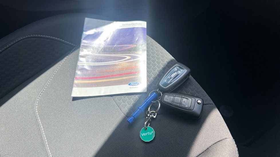 Ford Focus 1.0 EcoBoost Zetec Edition 5dr Petrol Hatchback - Image 19