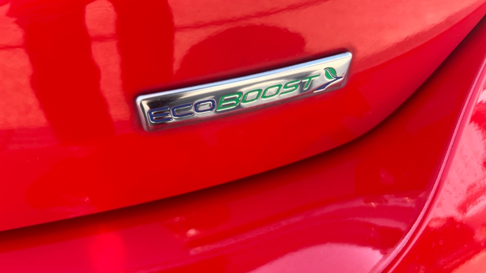 Ford Focus 1.0 EcoBoost Zetec Edition 5dr Petrol Hatchback - Image 40