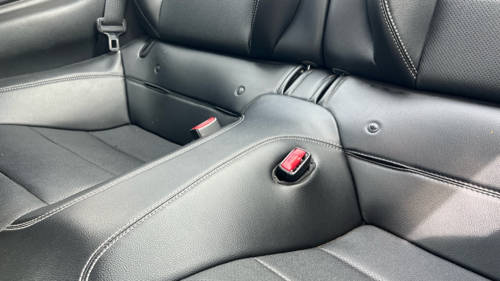 Ford Mustang 2.3 EcoBoost 2dr Auto Petrol Coupe - Image 17