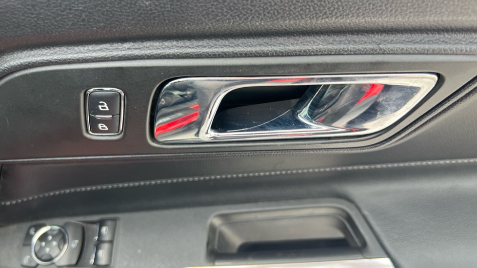 Ford Mustang 2.3 EcoBoost 2dr Auto Petrol Coupe - Image 38