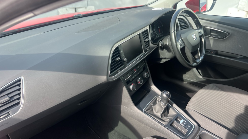 SEAT Leon 1.2 TSI SE Dynamic Technology 5dr Petrol Hatchback - Image 9