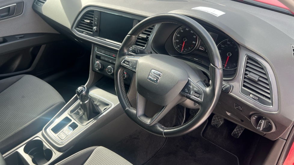 SEAT Leon 1.2 TSI SE Dynamic Technology 5dr Petrol Hatchback - Image 11