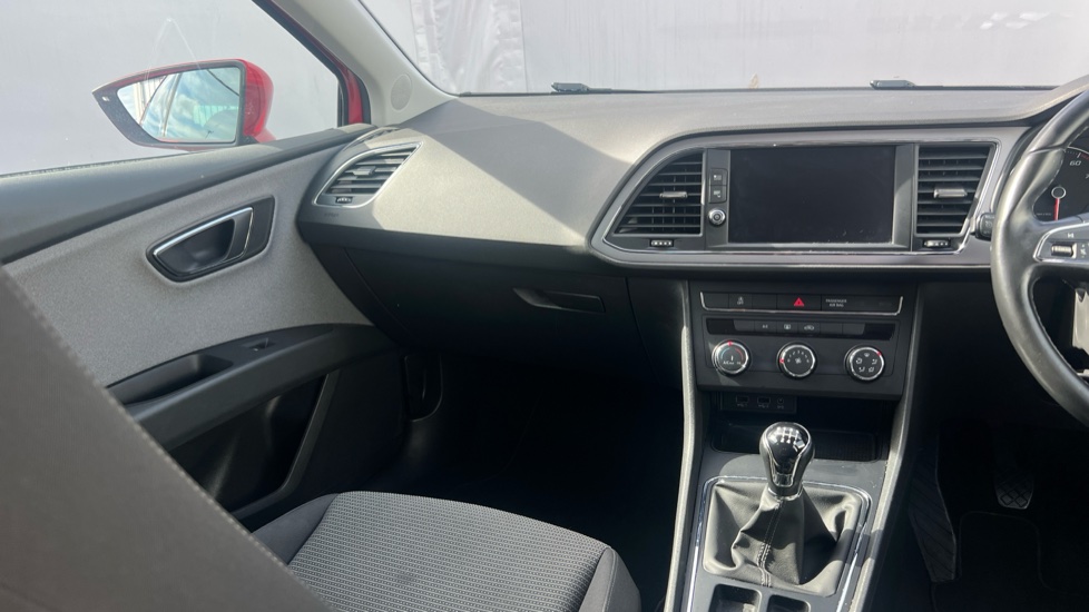 SEAT Leon 1.2 TSI SE Dynamic Technology 5dr Petrol Hatchback - Image 14