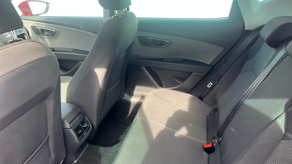 SEAT Leon 1.2 TSI SE Dynamic Technology 5dr Petrol Hatchback - Image 16