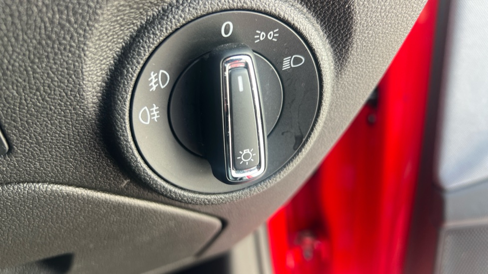 SEAT Leon 1.2 TSI SE Dynamic Technology 5dr Petrol Hatchback - Image 36