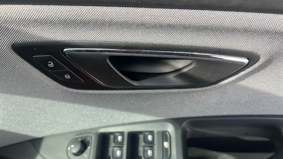 SEAT Leon 1.2 TSI SE Dynamic Technology 5dr Petrol Hatchback - Image 37