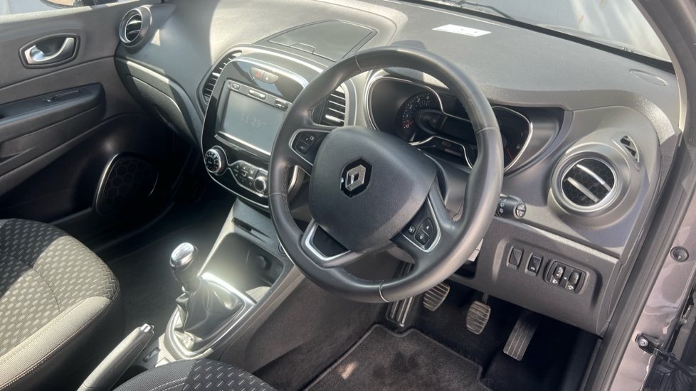 Renault Captur 1.5 dCi 90 Dynamique Nav 5dr Diesel Hatchback - Image 11