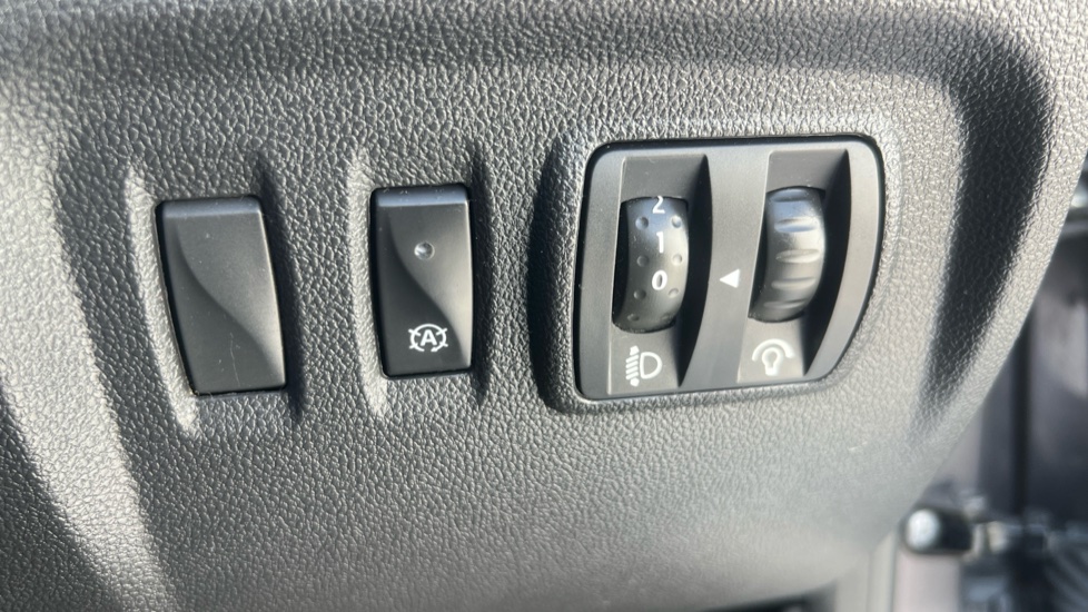 Renault Captur 1.5 dCi 90 Dynamique Nav 5dr Diesel Hatchback - Image 35