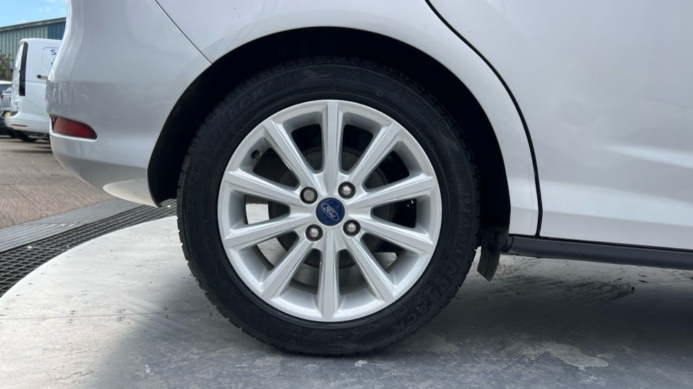 Ford B-MAX 1.0 EcoBoost Titanium Navigator 5dr Petrol Hatchback - Image 7