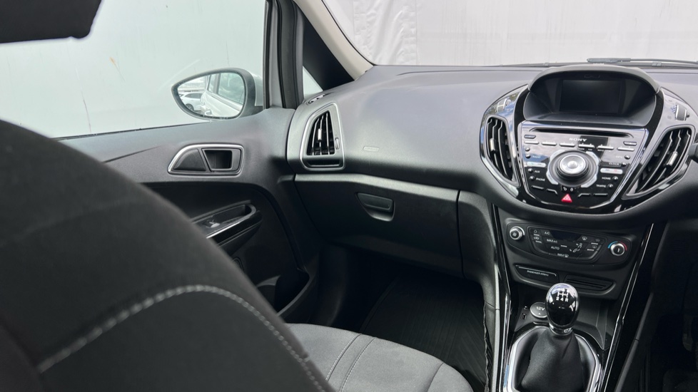 Ford B-MAX 1.0 EcoBoost Titanium Navigator 5dr Petrol Hatchback - Image 14