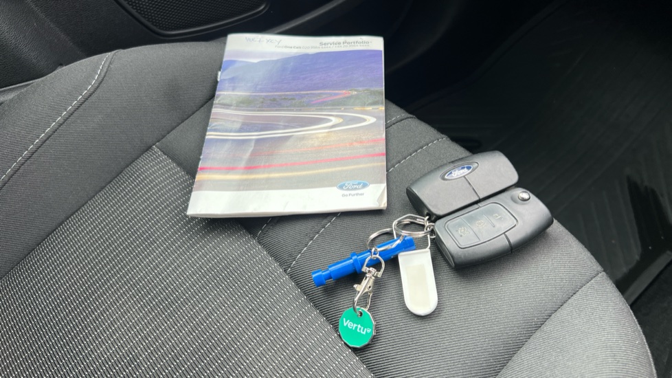 Ford B-MAX 1.0 EcoBoost Titanium Navigator 5dr Petrol Hatchback - Image 19