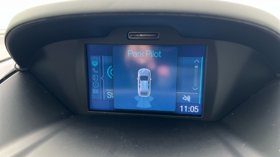 Ford B-MAX 1.0 EcoBoost Titanium Navigator 5dr Petrol Hatchback - Image 24