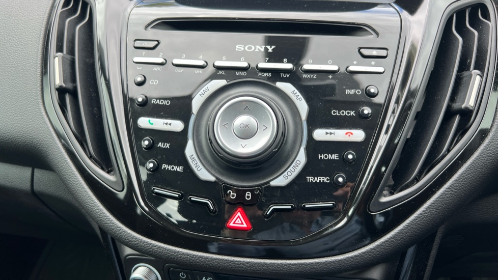 Ford B-MAX 1.0 EcoBoost Titanium Navigator 5dr Petrol Hatchback - Image 25