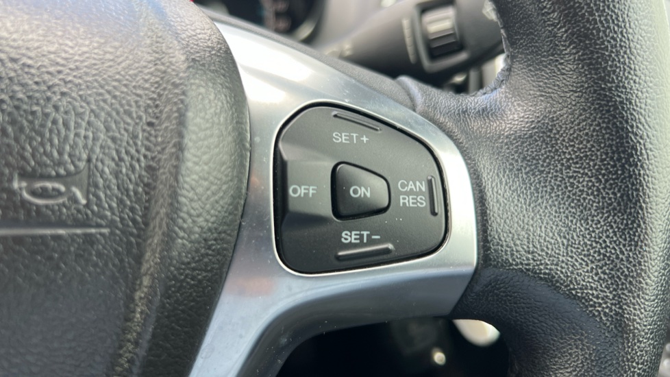 Ford B-MAX 1.0 EcoBoost Titanium Navigator 5dr Petrol Hatchback - Image 31