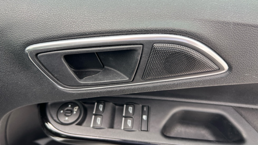 Ford B-MAX 1.0 EcoBoost Titanium Navigator 5dr Petrol Hatchback - Image 35