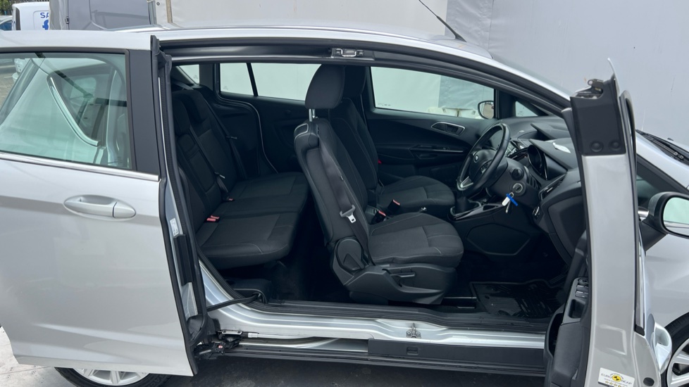 Ford B-MAX 1.0 EcoBoost Titanium Navigator 5dr Petrol Hatchback - Image 37