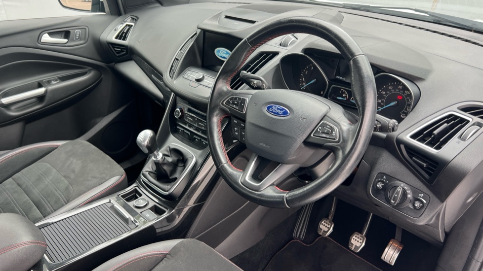 Ford Kuga 1.5 EcoBoost ST-Line 5dr 2WD Petrol Estate - Image 11
