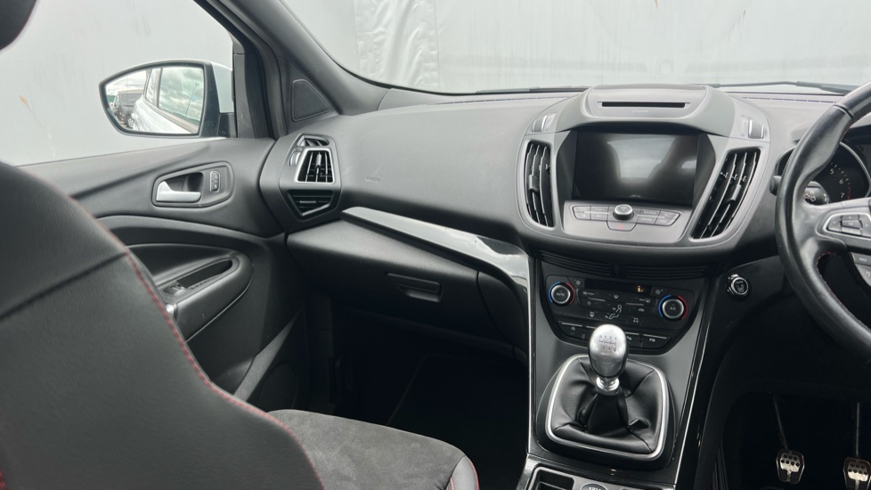 Ford Kuga 1.5 EcoBoost ST-Line 5dr 2WD Petrol Estate - Image 14