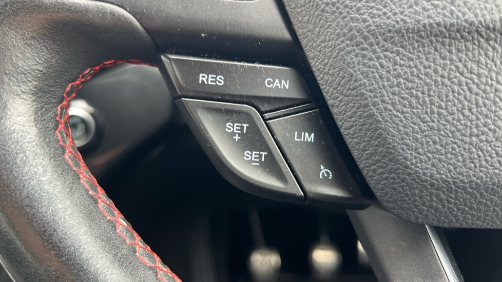 Ford Kuga 1.5 EcoBoost ST-Line 5dr 2WD Petrol Estate - Image 34
