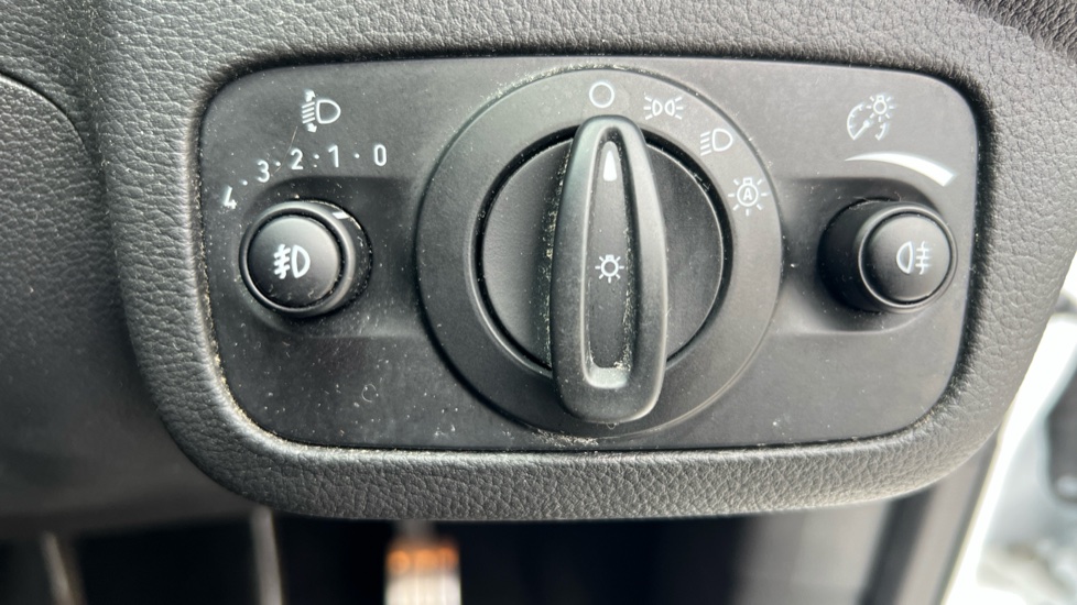 Ford Kuga 1.5 EcoBoost ST-Line 5dr 2WD Petrol Estate - Image 37