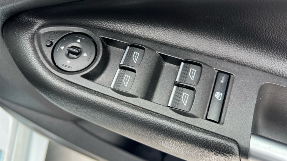 Ford Kuga 1.5 EcoBoost ST-Line 5dr 2WD Petrol Estate - Image 39
