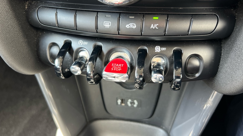 MINI Hatchback 1.5 Cooper 3dr Petrol Hatchback - Image 25