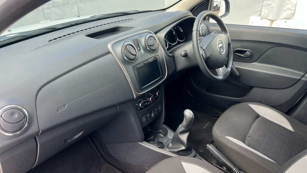 Dacia Sandero Stepway 0.9 TCe Laureate 5dr Petrol Hatchback - Image 9