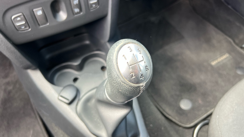 Dacia Sandero Stepway 0.9 TCe Laureate 5dr Petrol Hatchback - Image 13