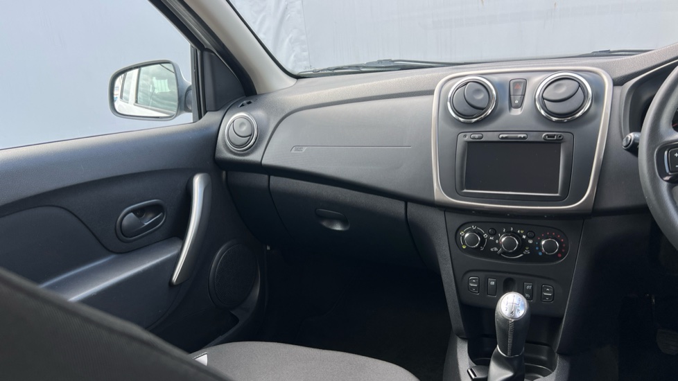 Dacia Sandero Stepway 0.9 TCe Laureate 5dr Petrol Hatchback - Image 14
