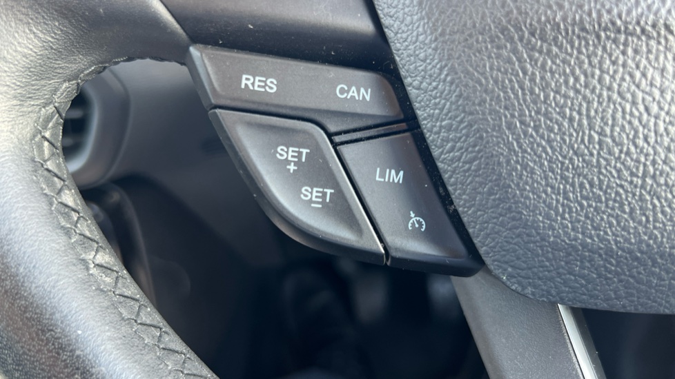 Ford EcoSport 1.0 EcoBoost Titanium 5dr Petrol Hatchback - Image 33