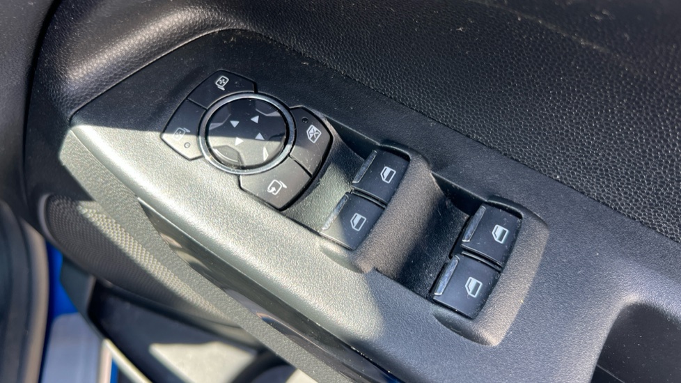 Ford EcoSport 1.0 EcoBoost Titanium 5dr Petrol Hatchback - Image 39