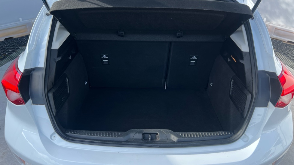 Ford Focus 1.0 EcoBoost 125 Titanium X 5dr Petrol Hatchback - Image 4