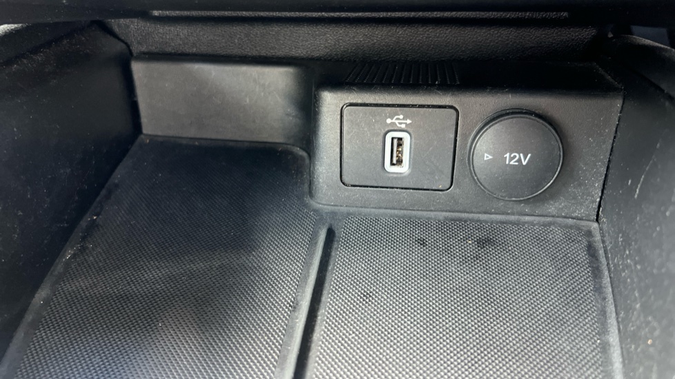 Ford Focus 1.0 EcoBoost 125 Titanium X 5dr Petrol Hatchback - Image 30