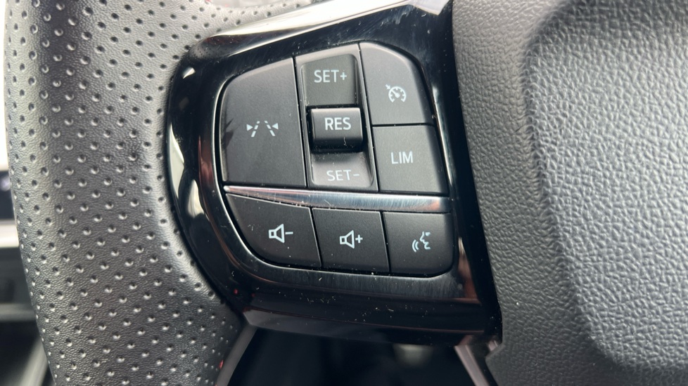 Ford Puma 1.0 EcoBoost Hybrid mHEV ST-Line X 5dr Petrol Hatchback - Image 32