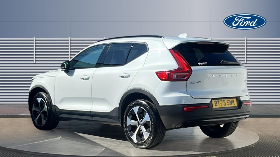 Volvo XC40 2.0 B4P Ultimate Dark 5dr Auto Petrol Estate - Image 2