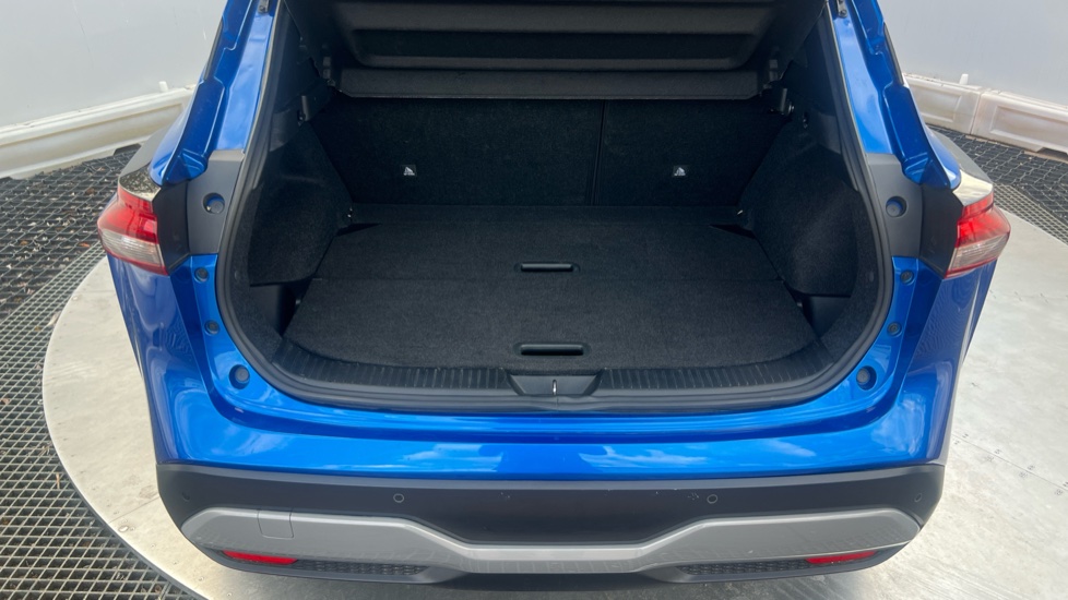 Nissan Qashqai 1.3 DiG-T MH N-Connecta 5dr Petrol Hatchback - Image 4