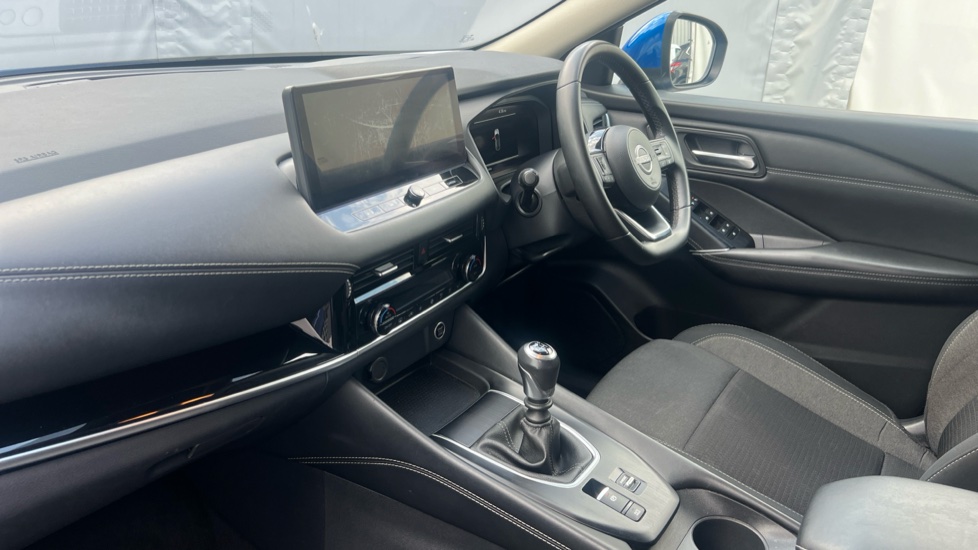 Nissan Qashqai 1.3 DiG-T MH N-Connecta 5dr Petrol Hatchback - Image 9