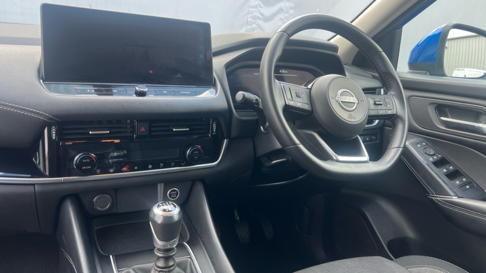 Nissan Qashqai 1.3 DiG-T MH N-Connecta 5dr Petrol Hatchback - Image 11