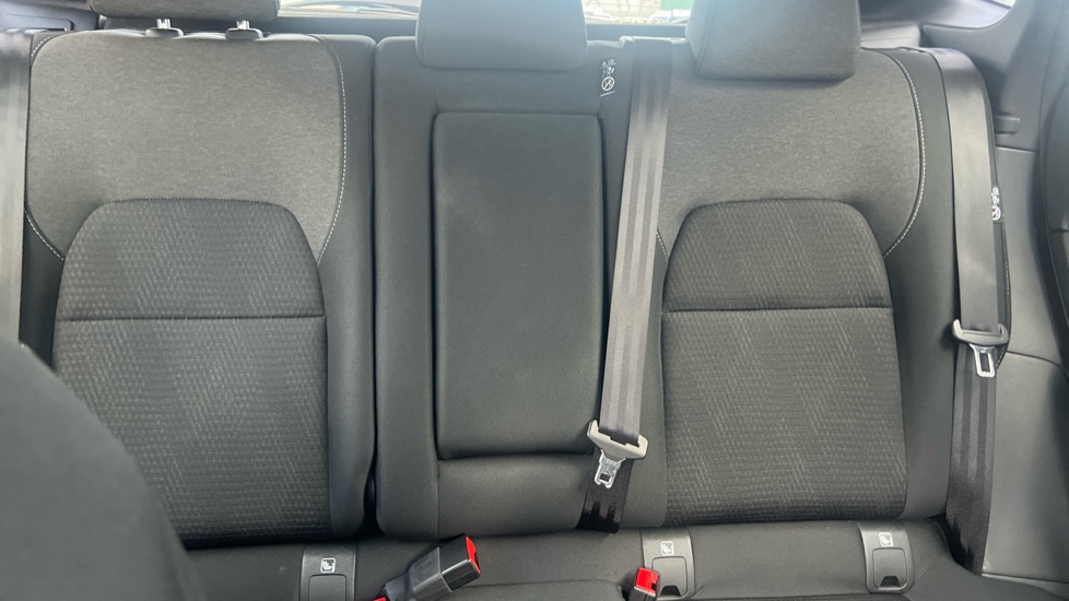 Nissan Qashqai 1.3 DiG-T MH N-Connecta 5dr Petrol Hatchback - Image 15