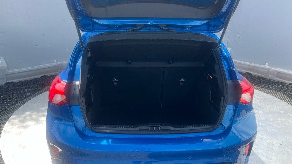 Ford Focus 1.0 EcoBoost Hybrid mHEV 125 ST-Line X Edition 5dr Petrol Hatchback - Image 4