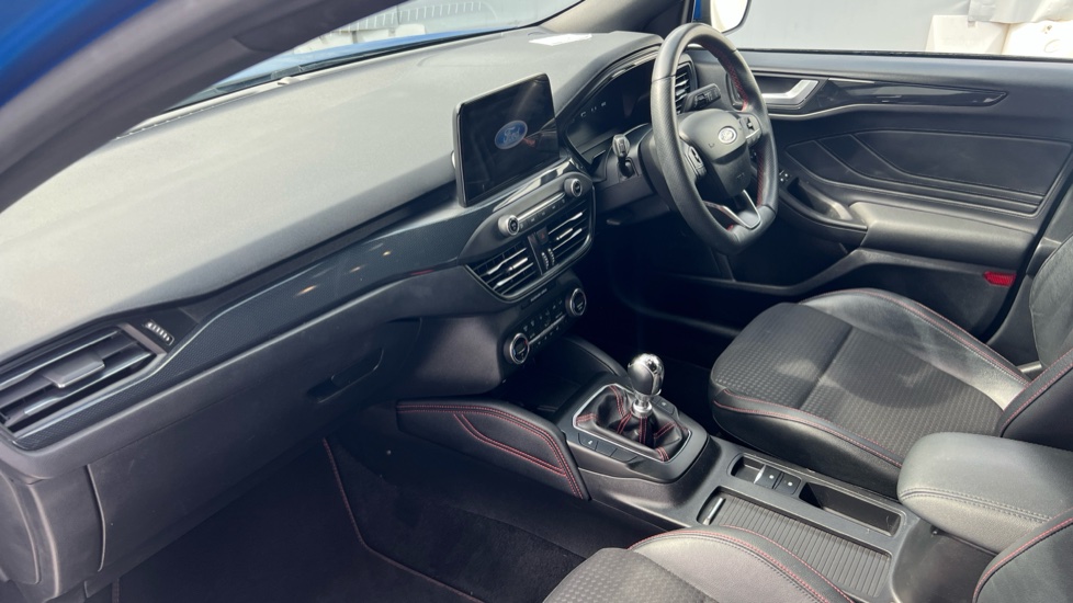 Ford Focus 1.0 EcoBoost Hybrid mHEV 125 ST-Line X Edition 5dr Petrol Hatchback - Image 9
