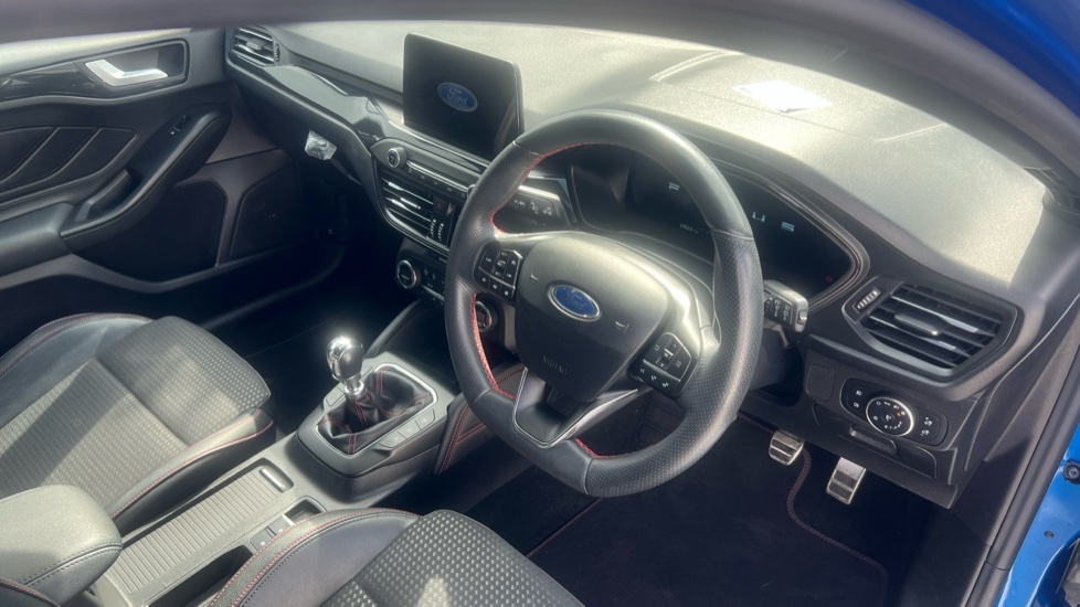 Ford Focus 1.0 EcoBoost Hybrid mHEV 125 ST-Line X Edition 5dr Petrol Hatchback - Image 11