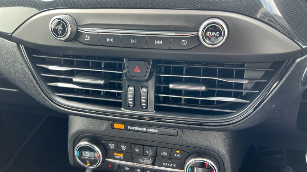 Ford Focus 1.0 EcoBoost Hybrid mHEV 125 ST-Line X Edition 5dr Petrol Hatchback - Image 26