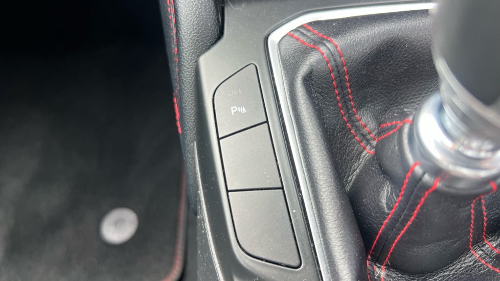Ford Focus 1.0 EcoBoost Hybrid mHEV 125 ST-Line X Edition 5dr Petrol Hatchback - Image 31