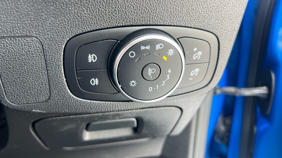 Ford Focus 1.0 EcoBoost Hybrid mHEV 125 ST-Line X Edition 5dr Petrol Hatchback - Image 38