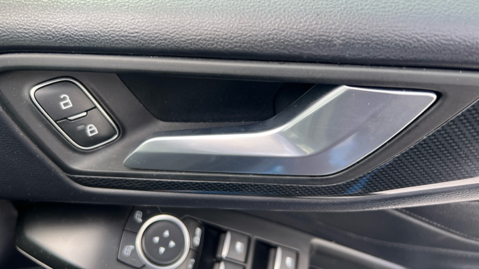 Ford Focus 1.0 EcoBoost Hybrid mHEV 125 ST-Line X Edition 5dr Petrol Hatchback - Image 39