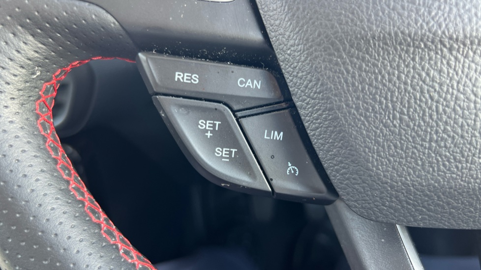 Ford EcoSport 1.0 EcoBoost 140 ST-Line 5dr Petrol Hatchback - Image 31